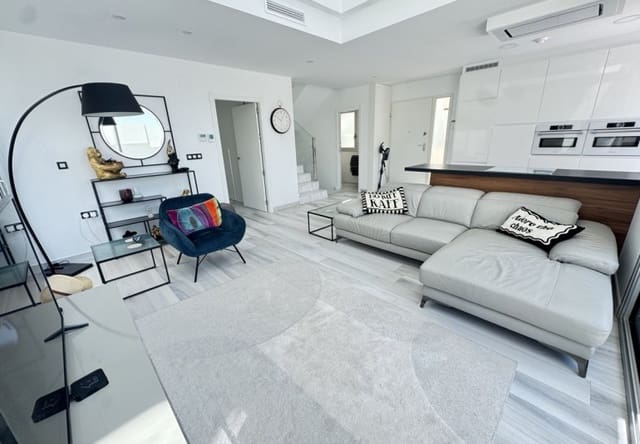 Chalet de 4 habitaciones en Lomas de Cabo Roig - Los Dolses, Orihuela en venta con piscina - 635.000 € (Ref: 9796593)