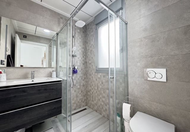 Chalet de 4 habitaciones en Lomas de Cabo Roig - Los Dolses, Orihuela en venta con piscina - 635.000 € (Ref: 9796593)