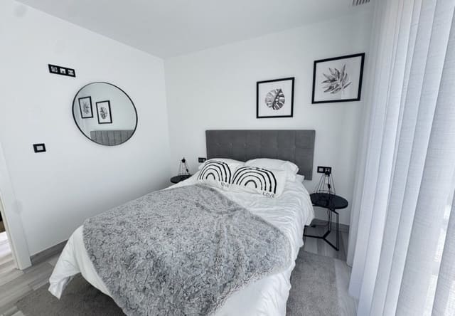 Chalet de 4 habitaciones en Lomas de Cabo Roig - Los Dolses, Orihuela en venta con piscina - 635.000 € (Ref: 9796593)