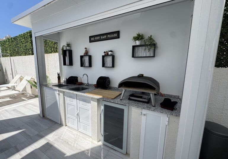 4 slaapkamer Villa te koop in Orihuela Costa met zwembad - € 635.000 (Ref: 9796593)