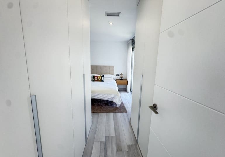 4 slaapkamer Villa te koop in Orihuela Costa met zwembad - € 635.000 (Ref: 9796593)