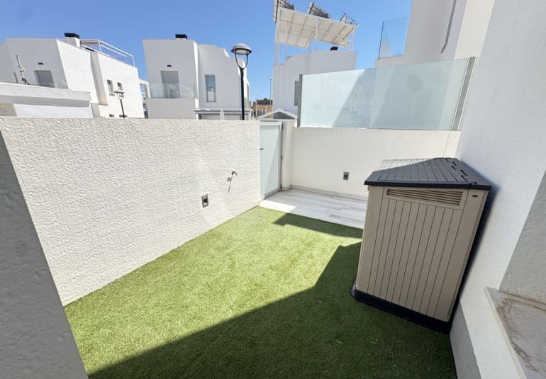 4 slaapkamer Villa te koop in Orihuela Costa met zwembad - € 635.000 (Ref: 9796593)