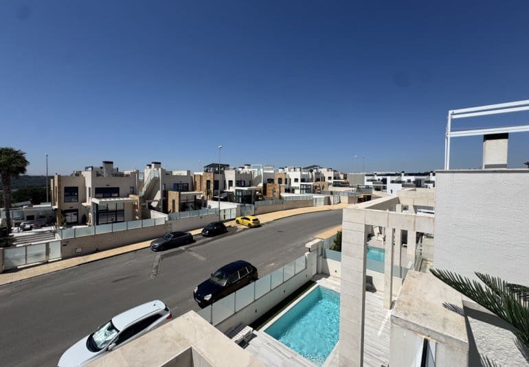 4 slaapkamer Villa te koop in Orihuela Costa met zwembad - € 635.000 (Ref: 9796593)