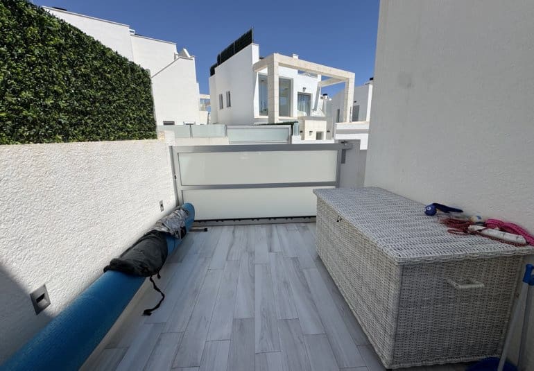 4 slaapkamer Villa te koop in Orihuela Costa met zwembad - € 635.000 (Ref: 9796593)