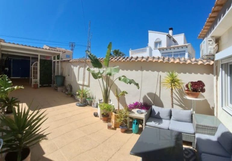 3 sypialnia Willa na sprzedaż w Orihuela Costa z basenem - 369 995 € (Ref: 9796594)