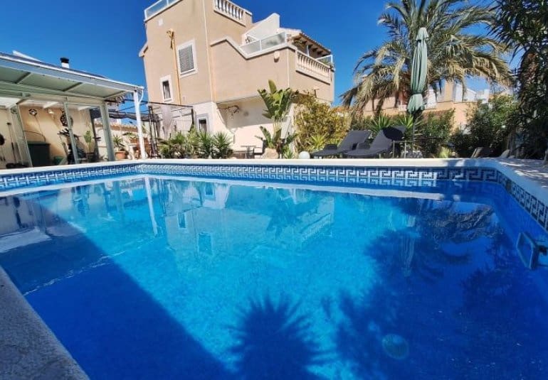 3 sypialnia Willa na sprzedaż w Orihuela Costa z basenem - 369 995 € (Ref: 9796594)