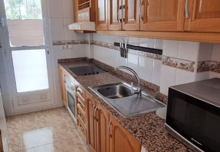 3 makuuhuone Huoneisto myytävänä paikassa Orihuela Costa mukana uima-altaan - 192 995 € (Ref: 9796595)