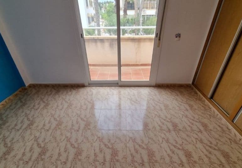 3 makuuhuone Huoneisto myytävänä paikassa Orihuela Costa mukana uima-altaan - 192 995 € (Ref: 9796595)