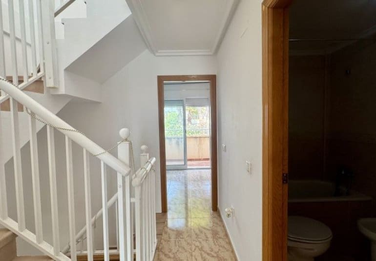 3 makuuhuone Huoneisto myytävänä paikassa Orihuela Costa mukana uima-altaan - 192 995 € (Ref: 9796595)