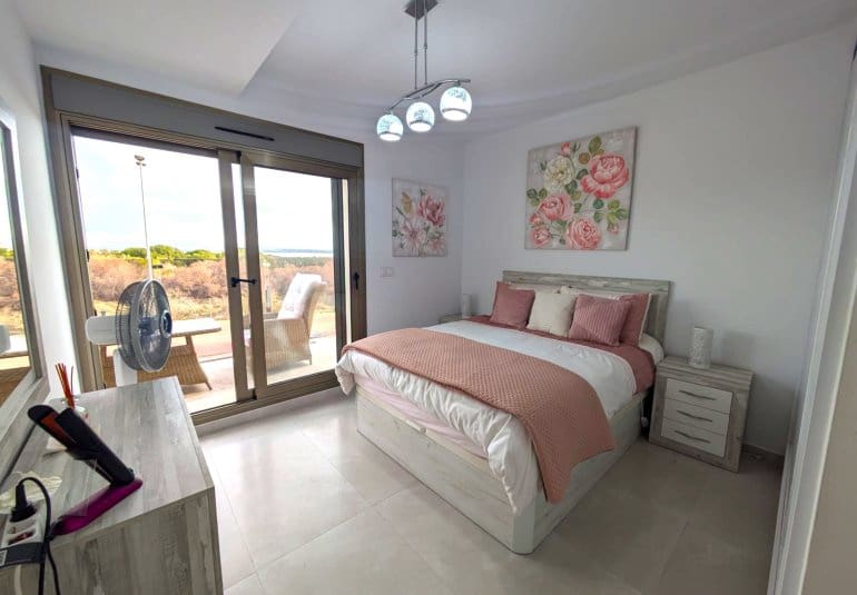 Villa til salg i Villamartin - € 625.000 (Ref: 9796599)