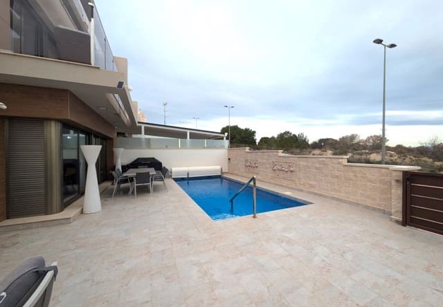Villa til salg i Villamartin, Orihuela - € 625.000 (Ref: 9796599)