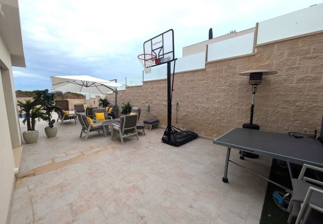 Villa til salg i Villamartin, Orihuela - € 625.000 (Ref: 9796599)