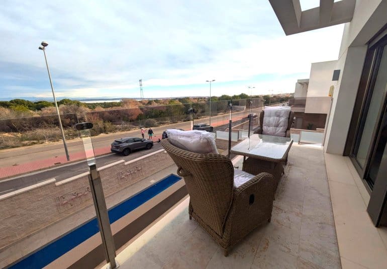 Villa til salg i Villamartin - € 625.000 (Ref: 9796599)