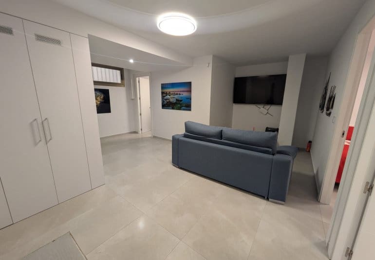 Villa til salg i Villamartin - € 625.000 (Ref: 9796599)