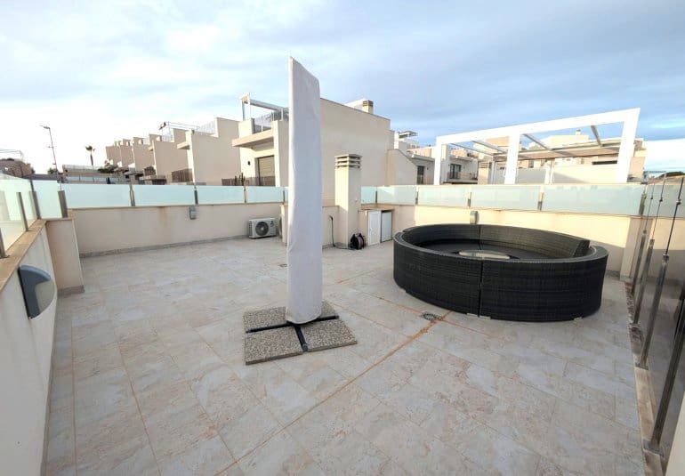 Villa til salg i Villamartin - € 625.000 (Ref: 9796599)