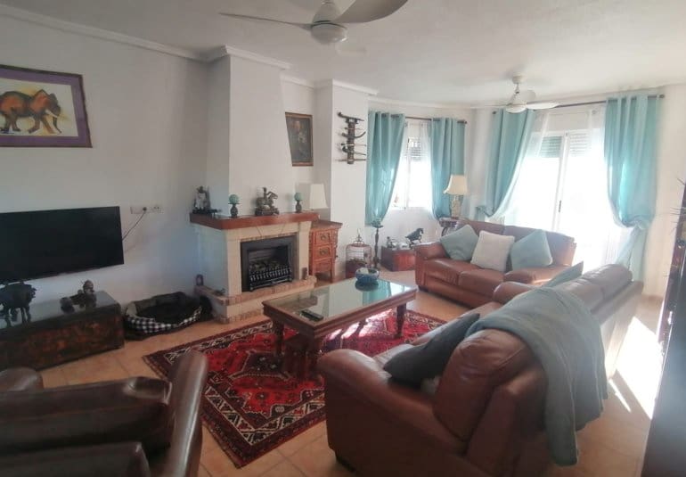 3 bedroom Villa for sale in San Miguel de Salinas - € 260,000 (Ref: 9796600)