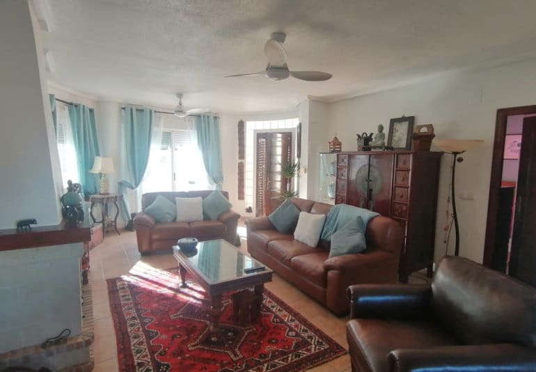 3 bedroom Villa for sale in San Miguel de Salinas - € 260,000 (Ref: 9796600)