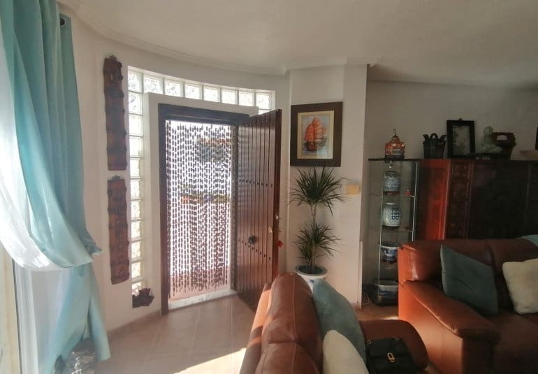 3 bedroom Villa for sale in San Miguel de Salinas - € 260,000 (Ref: 9796600)