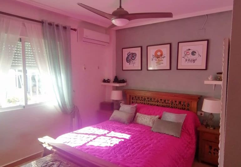 3 bedroom Villa for sale in San Miguel de Salinas - € 260,000 (Ref: 9796600)