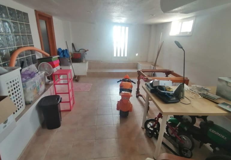 3 bedroom Villa for sale in San Miguel de Salinas - € 260,000 (Ref: 9796600)