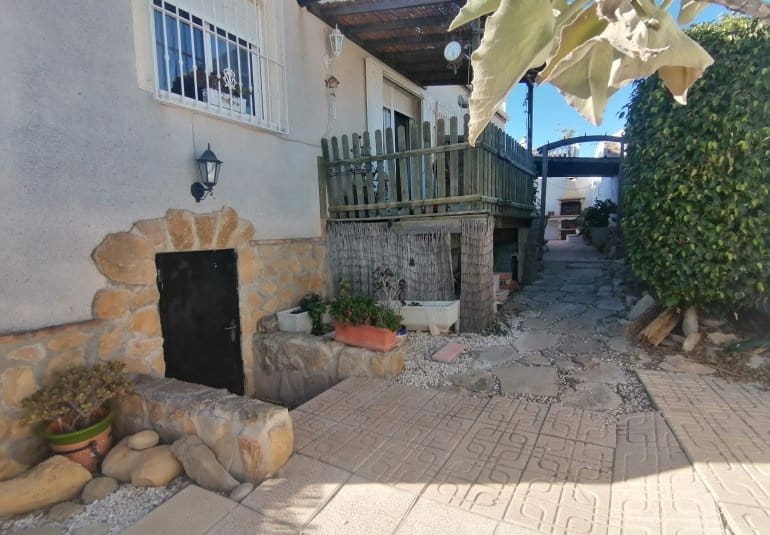 3 bedroom Villa for sale in San Miguel de Salinas - € 260,000 (Ref: 9796600)