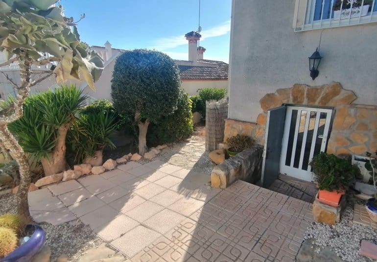 3 bedroom Villa for sale in San Miguel de Salinas - € 260,000 (Ref: 9796600)