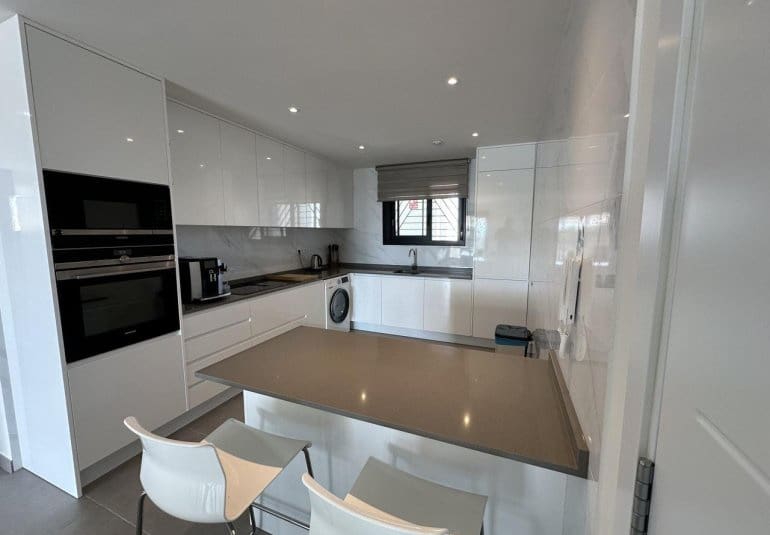 2 sovrum Takvåning till salu i Orihuela Costa med pool - 375 000 € (Ref: 9796603)