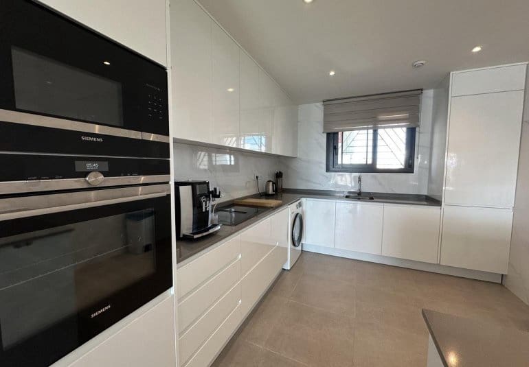 2 sovrum Takvåning till salu i Orihuela Costa med pool - 375 000 € (Ref: 9796603)