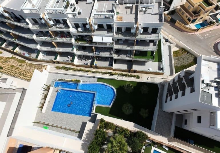 2 sovrum Takvåning till salu i Orihuela Costa med pool - 375 000 € (Ref: 9796603)