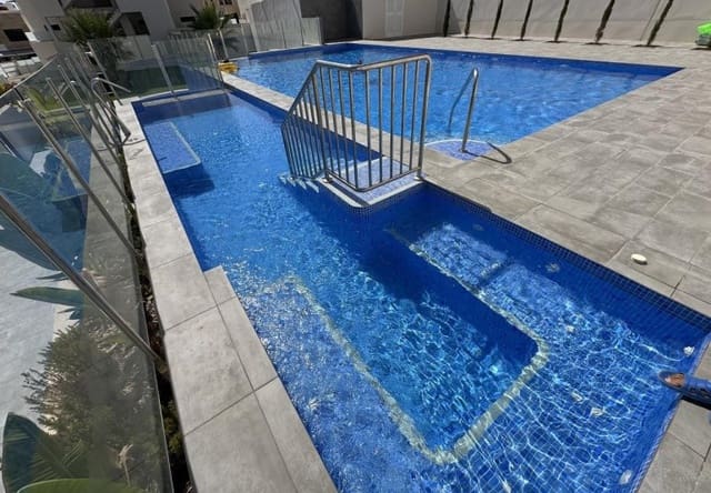 2 sovrum Takvåning till salu i Las Filipinas med pool - 375 000 € (Ref: 9796603)