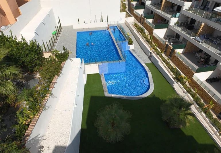 2 sovrum Takvåning till salu i Orihuela Costa med pool - 375 000 € (Ref: 9796603)