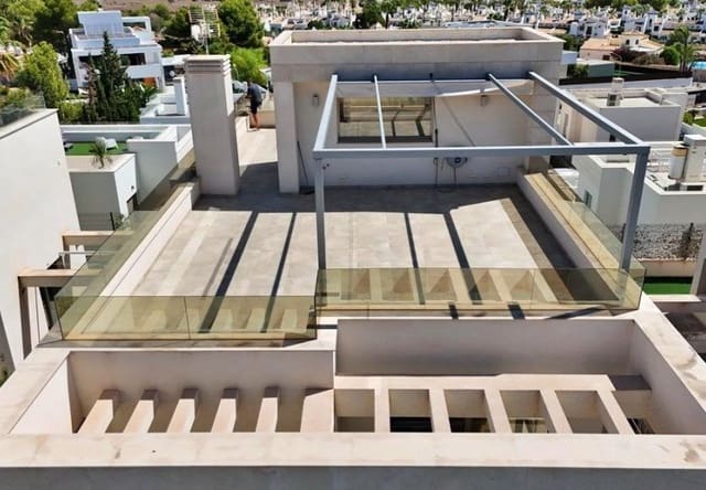 5 soveværelse Villa til salg i Villamartin, Orihuela - € 859.900 (Ref: 9796604)