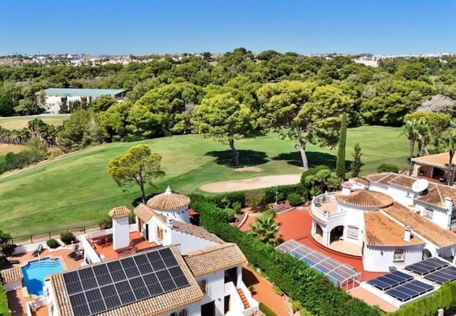 5 soveværelse Villa til salg i Villamartin, Orihuela - € 859.900 (Ref: 9796604)