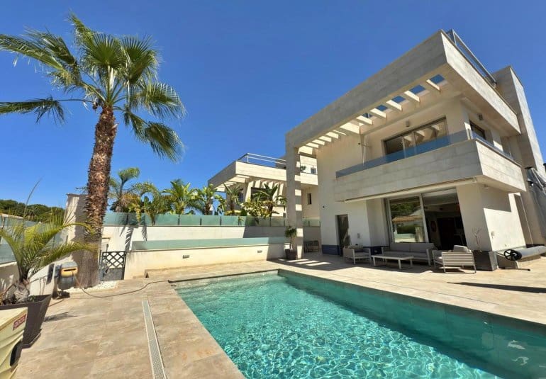 5 soveværelse Villa til salg i Villamartin - € 859.900 (Ref: 9796604)