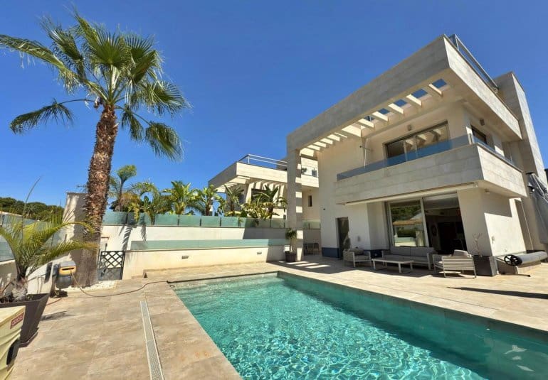 5 soveværelse Villa til salg i Villamartin - € 859.900 (Ref: 9796604)