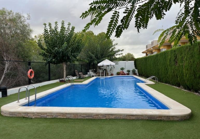 2 soveværelse Byhus til salg i Los Balcones med swimmingpool - € 247.000 (Ref: 9796605)