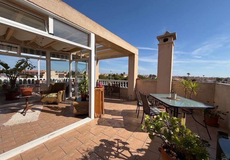 2 sovrum Takvåning till salu i Playa Flamenca med pool - 319 900 € (Ref: 9796606)