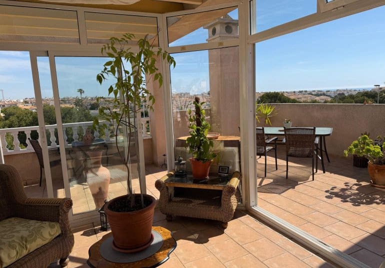 2 sovrum Takvåning till salu i Playa Flamenca med pool - 319 900 € (Ref: 9796606)