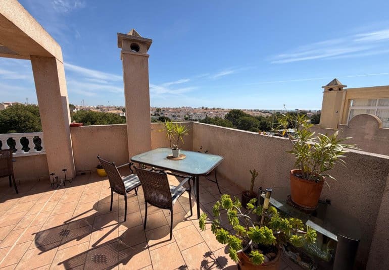 2 sovrum Takvåning till salu i Playa Flamenca med pool - 319 900 € (Ref: 9796606)