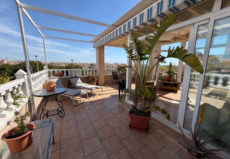 2 sovrum Takvåning till salu i Playa Flamenca med pool - 319 900 € (Ref: 9796606)