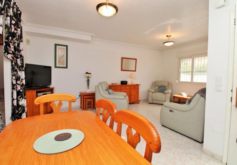 3 sovrum Hus till salu i Playa Flamenca med pool - 249 950 € (Ref: 9797239)