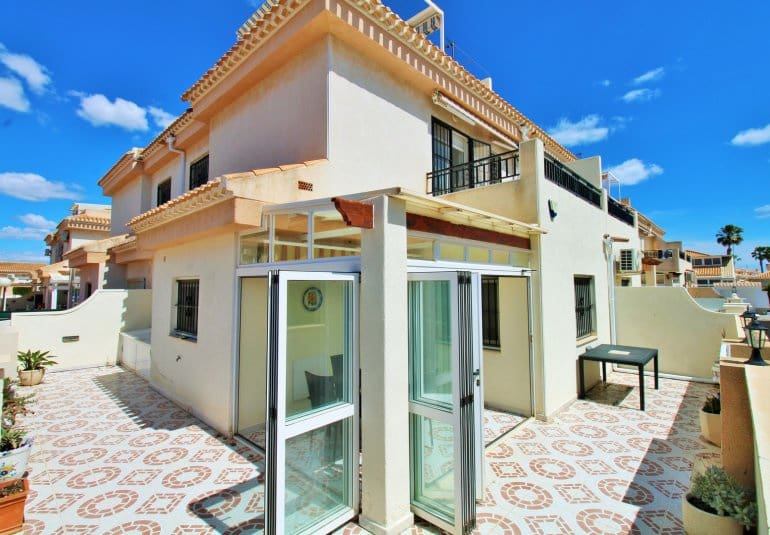 3 sovrum Hus till salu i Playa Flamenca med pool - 249 950 € (Ref: 9797239)