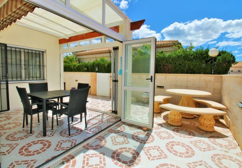 3 sovrum Hus till salu i Playa Flamenca med pool - 249 950 € (Ref: 9797239)