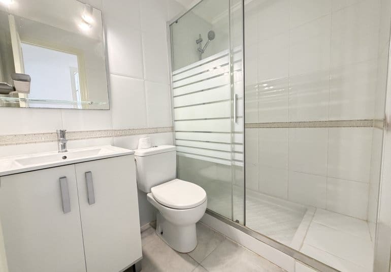 2 bedroom Apartment for sale in Villamartin with pool - € 159,995 (Ref: 9814086)