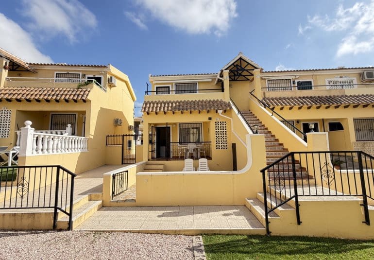 2 bedroom Apartment for sale in Villamartin with pool - € 159,995 (Ref: 9814086)