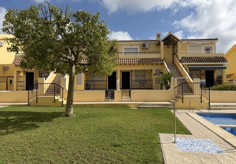 2 bedroom Apartment for sale in Villamartin with pool - € 159,995 (Ref: 9814086)