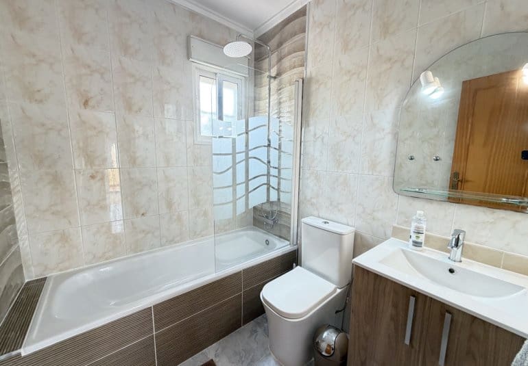 4 sovrum Villa till salu i Villamartin med pool - 385 000 € (Ref: 9816862)