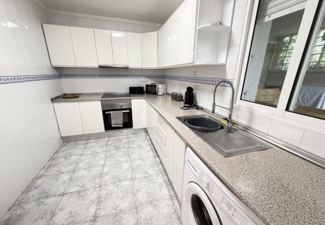 4 slaapkamer Villa te koop in Villamartin, Orihuela met zwembad - € 385.000 (Ref: 9816862)
