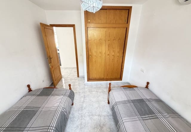 4 slaapkamer Villa te koop in Villamartin, Orihuela met zwembad - € 385.000 (Ref: 9816862)