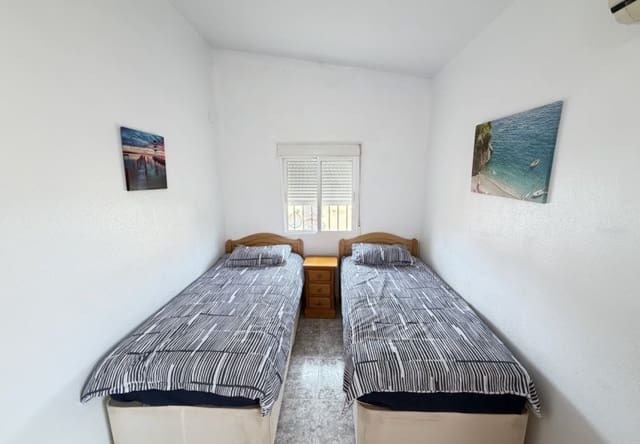 4 slaapkamer Villa te koop in Villamartin, Orihuela met zwembad - € 385.000 (Ref: 9816862)